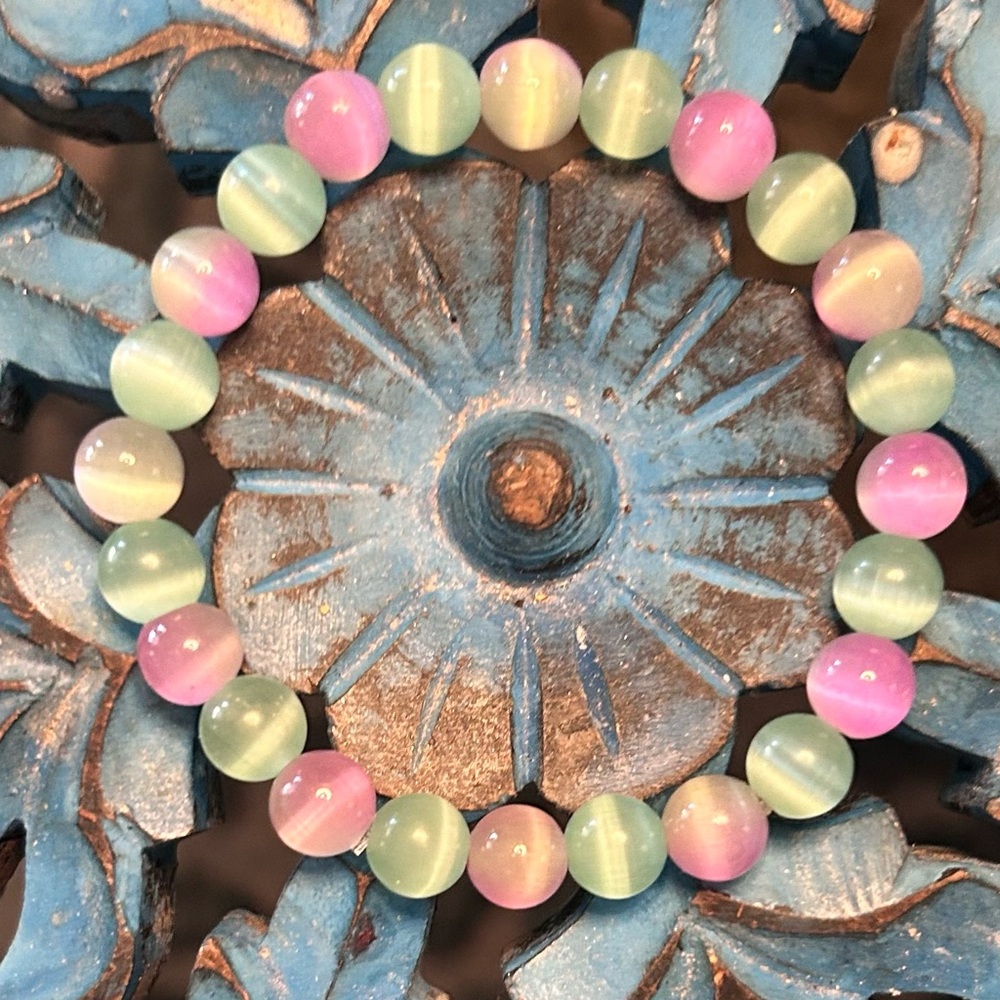 Handmade 8mm Genuine Cat Eye Beaded Stretch Bracelet